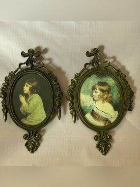 Vintage Victorian Pair of Oval Metal Wall Pictures Two Children One Praying OSP